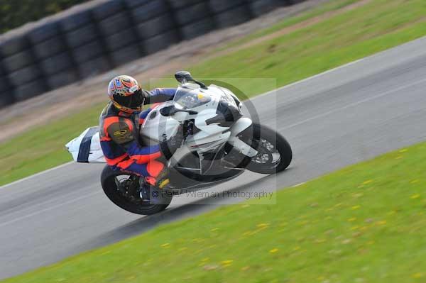 Mallory park Leicestershire;Mallory park photographs;Motorcycle action photographs;Trackday digital images;event digital images;eventdigitalimages;mallory park;no limits trackday;peter wileman photography;trackday;trackday photos