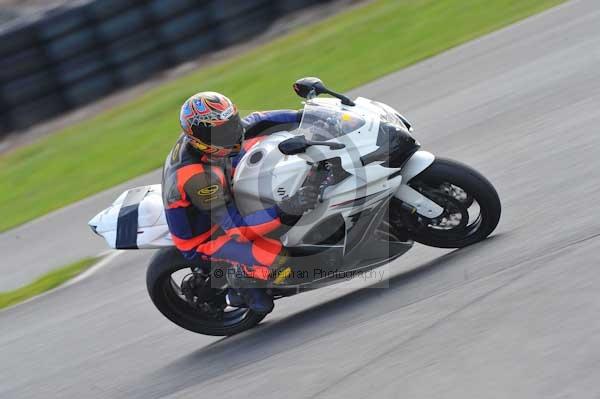 Mallory park Leicestershire;Mallory park photographs;Motorcycle action photographs;Trackday digital images;event digital images;eventdigitalimages;mallory park;no limits trackday;peter wileman photography;trackday;trackday photos