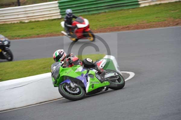 Mallory park Leicestershire;Mallory park photographs;Motorcycle action photographs;Trackday digital images;event digital images;eventdigitalimages;mallory park;no limits trackday;peter wileman photography;trackday;trackday photos