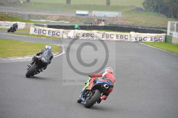 Mallory park Leicestershire;Mallory park photographs;Motorcycle action photographs;Trackday digital images;event digital images;eventdigitalimages;mallory park;no limits trackday;peter wileman photography;trackday;trackday photos