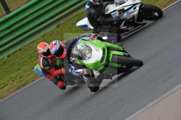 Mallory park Leicestershire;Mallory park photographs;Motorcycle action photographs;Trackday digital images;event digital images;eventdigitalimages;mallory park;no limits trackday;peter wileman photography;trackday;trackday photos