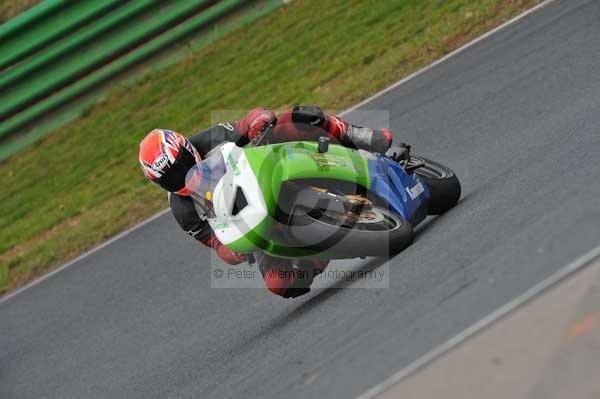 Mallory park Leicestershire;Mallory park photographs;Motorcycle action photographs;Trackday digital images;event digital images;eventdigitalimages;mallory park;no limits trackday;peter wileman photography;trackday;trackday photos