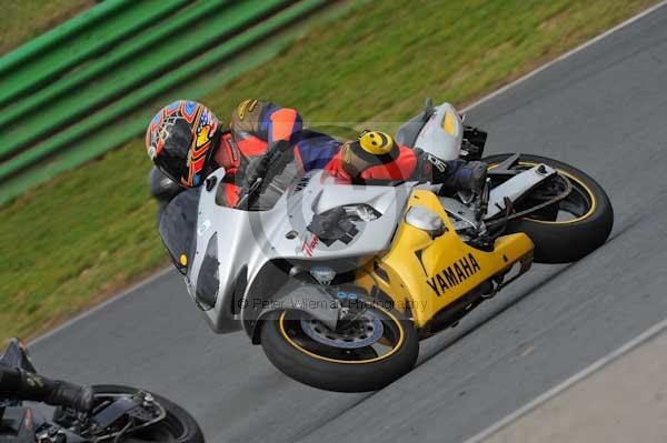 Mallory park Leicestershire;Mallory park photographs;Motorcycle action photographs;Trackday digital images;event digital images;eventdigitalimages;mallory park;no limits trackday;peter wileman photography;trackday;trackday photos