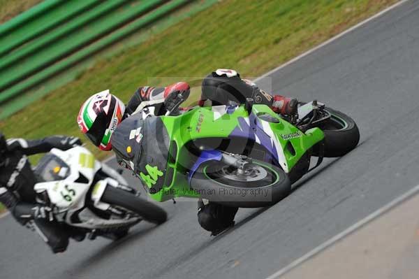 Mallory park Leicestershire;Mallory park photographs;Motorcycle action photographs;Trackday digital images;event digital images;eventdigitalimages;mallory park;no limits trackday;peter wileman photography;trackday;trackday photos