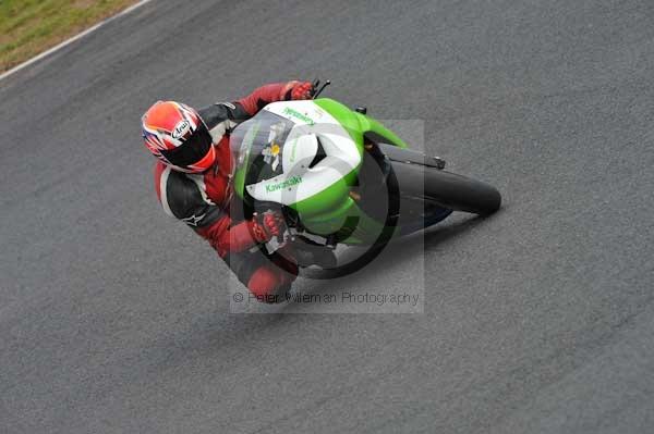 Mallory park Leicestershire;Mallory park photographs;Motorcycle action photographs;Trackday digital images;event digital images;eventdigitalimages;mallory park;no limits trackday;peter wileman photography;trackday;trackday photos