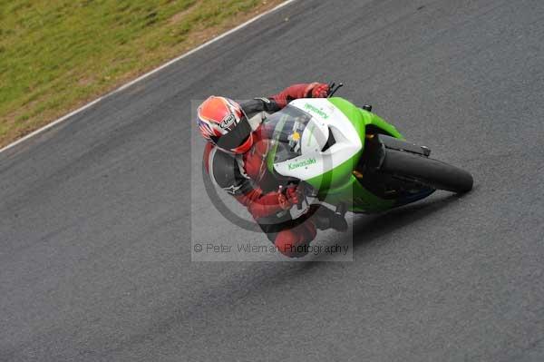 Mallory park Leicestershire;Mallory park photographs;Motorcycle action photographs;Trackday digital images;event digital images;eventdigitalimages;mallory park;no limits trackday;peter wileman photography;trackday;trackday photos