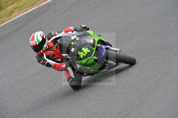 Mallory park Leicestershire;Mallory park photographs;Motorcycle action photographs;Trackday digital images;event digital images;eventdigitalimages;mallory park;no limits trackday;peter wileman photography;trackday;trackday photos