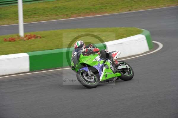 Mallory park Leicestershire;Mallory park photographs;Motorcycle action photographs;Trackday digital images;event digital images;eventdigitalimages;mallory park;no limits trackday;peter wileman photography;trackday;trackday photos