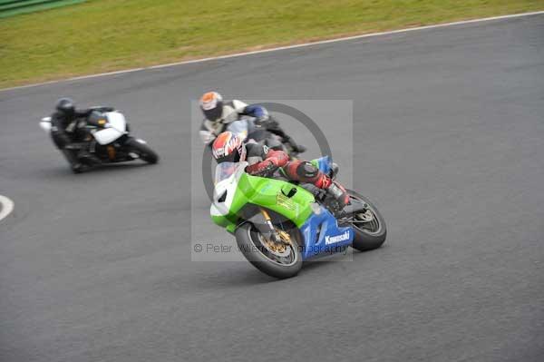 Mallory park Leicestershire;Mallory park photographs;Motorcycle action photographs;Trackday digital images;event digital images;eventdigitalimages;mallory park;no limits trackday;peter wileman photography;trackday;trackday photos