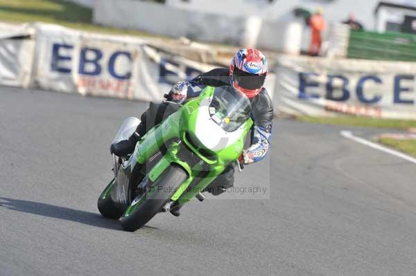 Mallory park Leicestershire;Mallory park photographs;Motorcycle action photographs;Trackday digital images;event digital images;eventdigitalimages;mallory park;no limits trackday;peter wileman photography;trackday;trackday photos