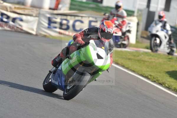 Mallory park Leicestershire;Mallory park photographs;Motorcycle action photographs;Trackday digital images;event digital images;eventdigitalimages;mallory park;no limits trackday;peter wileman photography;trackday;trackday photos