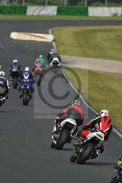 Mallory park Leicestershire;Mallory park photographs;Motorcycle action photographs;Trackday digital images;event digital images;eventdigitalimages;mallory park;no limits trackday;peter wileman photography;trackday;trackday photos