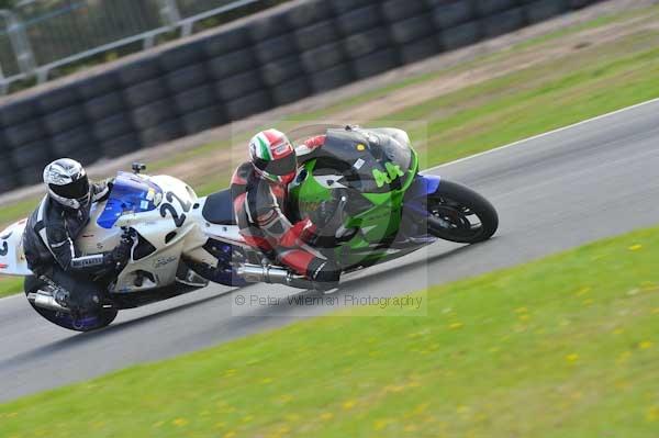 Mallory park Leicestershire;Mallory park photographs;Motorcycle action photographs;Trackday digital images;event digital images;eventdigitalimages;mallory park;no limits trackday;peter wileman photography;trackday;trackday photos