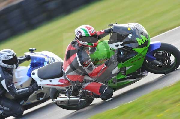 Mallory park Leicestershire;Mallory park photographs;Motorcycle action photographs;Trackday digital images;event digital images;eventdigitalimages;mallory park;no limits trackday;peter wileman photography;trackday;trackday photos