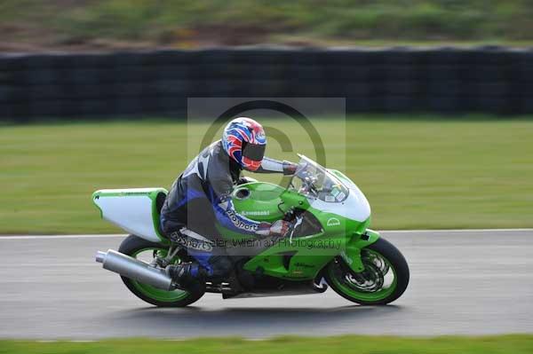 Mallory park Leicestershire;Mallory park photographs;Motorcycle action photographs;Trackday digital images;event digital images;eventdigitalimages;mallory park;no limits trackday;peter wileman photography;trackday;trackday photos