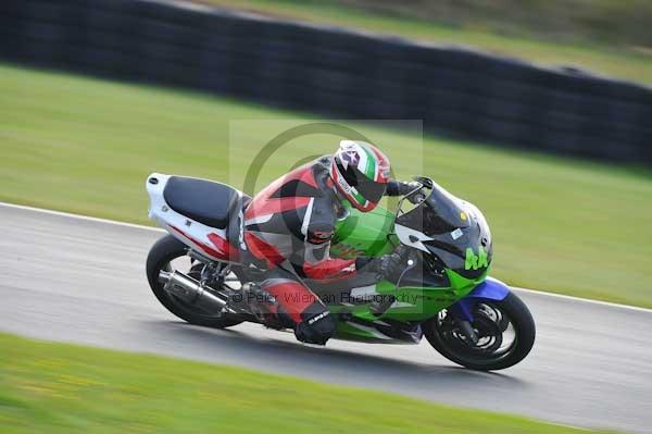 Mallory park Leicestershire;Mallory park photographs;Motorcycle action photographs;Trackday digital images;event digital images;eventdigitalimages;mallory park;no limits trackday;peter wileman photography;trackday;trackday photos