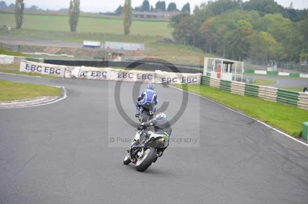 Mallory park Leicestershire;Mallory park photographs;Motorcycle action photographs;Trackday digital images;event digital images;eventdigitalimages;mallory park;no limits trackday;peter wileman photography;trackday;trackday photos