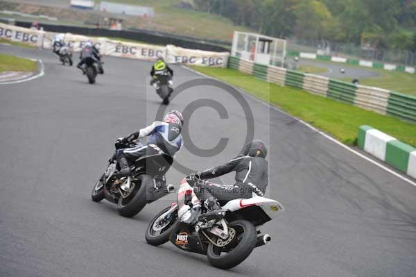 Mallory park Leicestershire;Mallory park photographs;Motorcycle action photographs;Trackday digital images;event digital images;eventdigitalimages;mallory park;no limits trackday;peter wileman photography;trackday;trackday photos