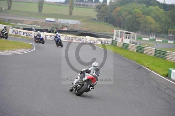 Mallory park Leicestershire;Mallory park photographs;Motorcycle action photographs;Trackday digital images;event digital images;eventdigitalimages;mallory park;no limits trackday;peter wileman photography;trackday;trackday photos