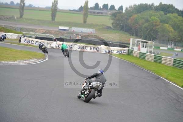 Mallory park Leicestershire;Mallory park photographs;Motorcycle action photographs;Trackday digital images;event digital images;eventdigitalimages;mallory park;no limits trackday;peter wileman photography;trackday;trackday photos