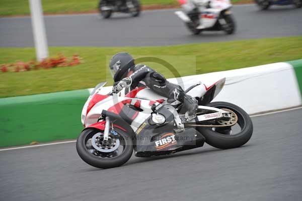 Mallory park Leicestershire;Mallory park photographs;Motorcycle action photographs;Trackday digital images;event digital images;eventdigitalimages;mallory park;no limits trackday;peter wileman photography;trackday;trackday photos