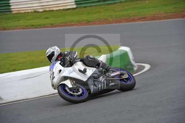 Mallory park Leicestershire;Mallory park photographs;Motorcycle action photographs;Trackday digital images;event digital images;eventdigitalimages;mallory park;no limits trackday;peter wileman photography;trackday;trackday photos