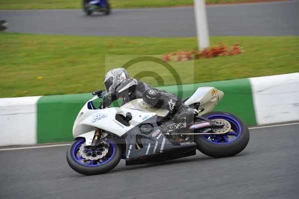 Mallory park Leicestershire;Mallory park photographs;Motorcycle action photographs;Trackday digital images;event digital images;eventdigitalimages;mallory park;no limits trackday;peter wileman photography;trackday;trackday photos