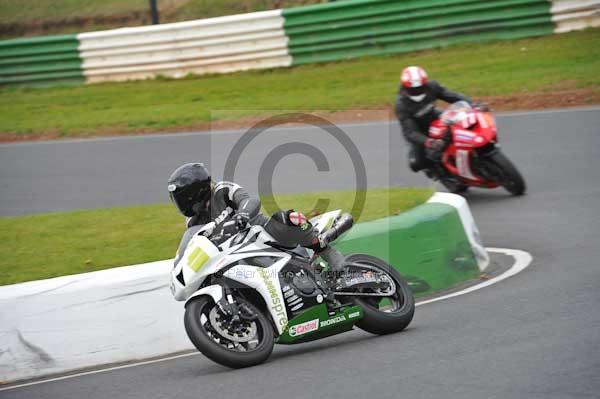 Mallory park Leicestershire;Mallory park photographs;Motorcycle action photographs;Trackday digital images;event digital images;eventdigitalimages;mallory park;no limits trackday;peter wileman photography;trackday;trackday photos