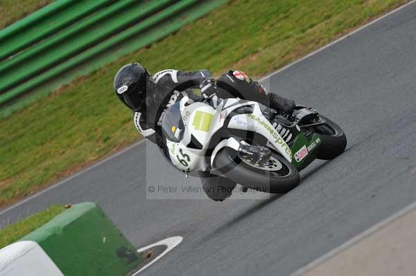 Mallory park Leicestershire;Mallory park photographs;Motorcycle action photographs;Trackday digital images;event digital images;eventdigitalimages;mallory park;no limits trackday;peter wileman photography;trackday;trackday photos