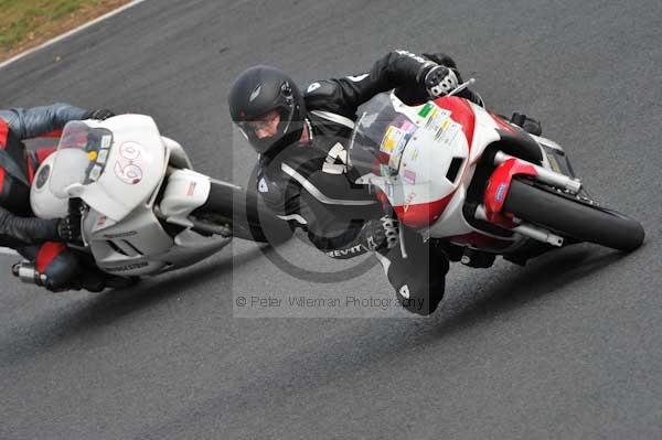 Mallory park Leicestershire;Mallory park photographs;Motorcycle action photographs;Trackday digital images;event digital images;eventdigitalimages;mallory park;no limits trackday;peter wileman photography;trackday;trackday photos