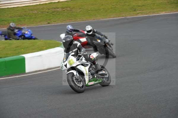 Mallory park Leicestershire;Mallory park photographs;Motorcycle action photographs;Trackday digital images;event digital images;eventdigitalimages;mallory park;no limits trackday;peter wileman photography;trackday;trackday photos