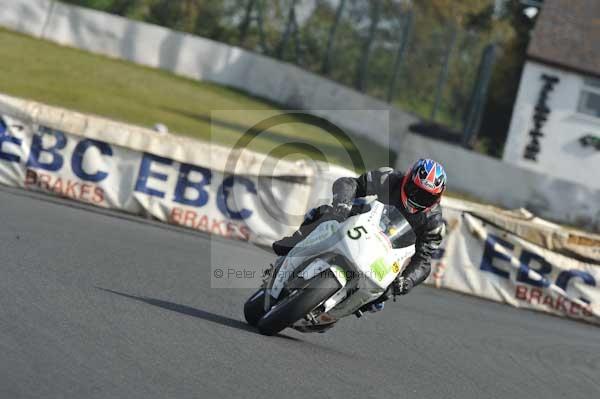 Mallory park Leicestershire;Mallory park photographs;Motorcycle action photographs;Trackday digital images;event digital images;eventdigitalimages;mallory park;no limits trackday;peter wileman photography;trackday;trackday photos