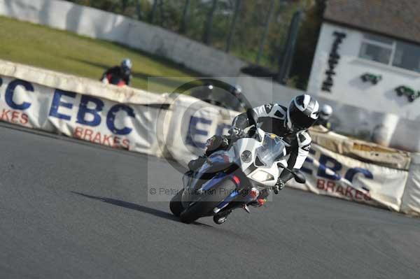 Mallory park Leicestershire;Mallory park photographs;Motorcycle action photographs;Trackday digital images;event digital images;eventdigitalimages;mallory park;no limits trackday;peter wileman photography;trackday;trackday photos