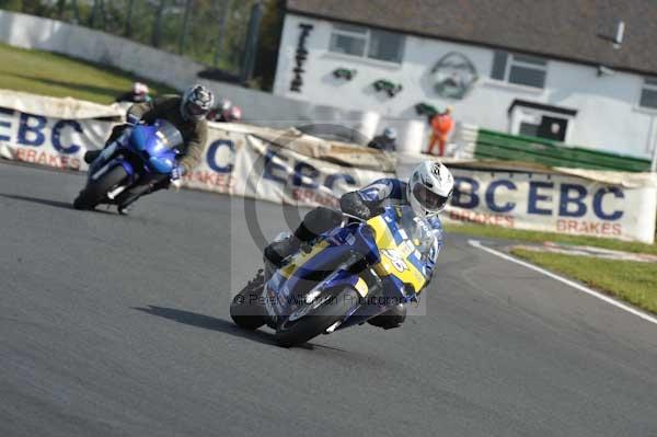 Mallory park Leicestershire;Mallory park photographs;Motorcycle action photographs;Trackday digital images;event digital images;eventdigitalimages;mallory park;no limits trackday;peter wileman photography;trackday;trackday photos