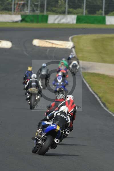 Mallory park Leicestershire;Mallory park photographs;Motorcycle action photographs;Trackday digital images;event digital images;eventdigitalimages;mallory park;no limits trackday;peter wileman photography;trackday;trackday photos