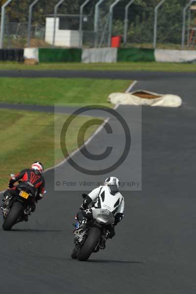 Mallory park Leicestershire;Mallory park photographs;Motorcycle action photographs;Trackday digital images;event digital images;eventdigitalimages;mallory park;no limits trackday;peter wileman photography;trackday;trackday photos