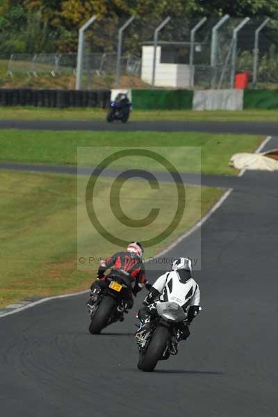 Mallory park Leicestershire;Mallory park photographs;Motorcycle action photographs;Trackday digital images;event digital images;eventdigitalimages;mallory park;no limits trackday;peter wileman photography;trackday;trackday photos