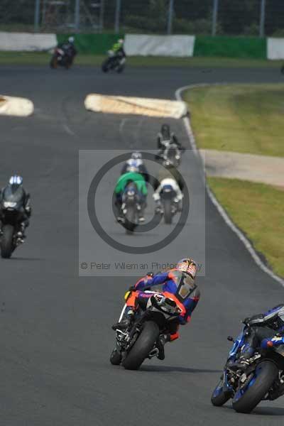 Mallory park Leicestershire;Mallory park photographs;Motorcycle action photographs;Trackday digital images;event digital images;eventdigitalimages;mallory park;no limits trackday;peter wileman photography;trackday;trackday photos