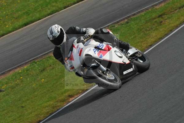 Mallory park Leicestershire;Mallory park photographs;Motorcycle action photographs;Trackday digital images;event digital images;eventdigitalimages;mallory park;no limits trackday;peter wileman photography;trackday;trackday photos