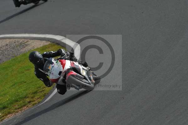 Mallory park Leicestershire;Mallory park photographs;Motorcycle action photographs;Trackday digital images;event digital images;eventdigitalimages;mallory park;no limits trackday;peter wileman photography;trackday;trackday photos