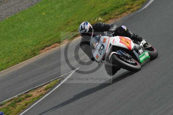 Mallory park Leicestershire;Mallory park photographs;Motorcycle action photographs;Trackday digital images;event digital images;eventdigitalimages;mallory park;no limits trackday;peter wileman photography;trackday;trackday photos