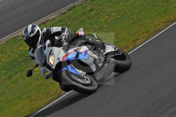 Mallory park Leicestershire;Mallory park photographs;Motorcycle action photographs;Trackday digital images;event digital images;eventdigitalimages;mallory park;no limits trackday;peter wileman photography;trackday;trackday photos