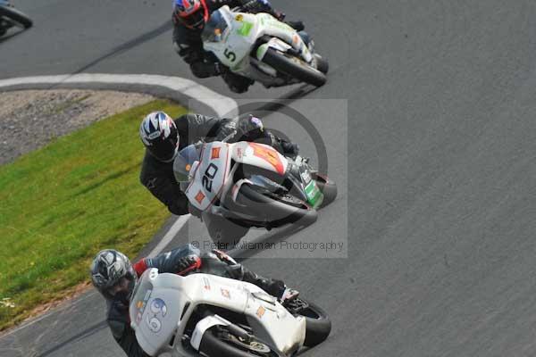 Mallory park Leicestershire;Mallory park photographs;Motorcycle action photographs;Trackday digital images;event digital images;eventdigitalimages;mallory park;no limits trackday;peter wileman photography;trackday;trackday photos