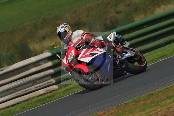 Mallory park Leicestershire;Mallory park photographs;Motorcycle action photographs;Trackday digital images;event digital images;eventdigitalimages;mallory park;no limits trackday;peter wileman photography;trackday;trackday photos