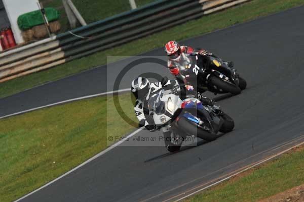 Mallory park Leicestershire;Mallory park photographs;Motorcycle action photographs;Trackday digital images;event digital images;eventdigitalimages;mallory park;no limits trackday;peter wileman photography;trackday;trackday photos