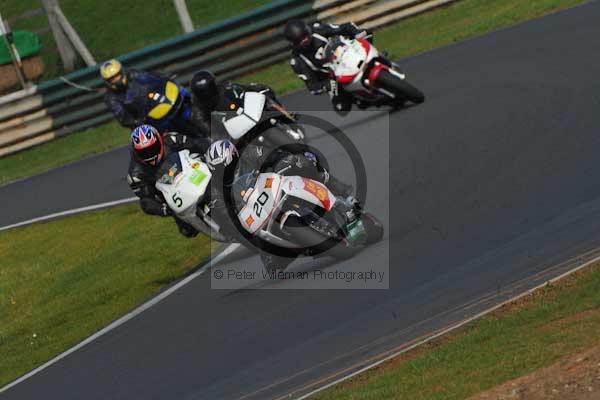 Mallory park Leicestershire;Mallory park photographs;Motorcycle action photographs;Trackday digital images;event digital images;eventdigitalimages;mallory park;no limits trackday;peter wileman photography;trackday;trackday photos