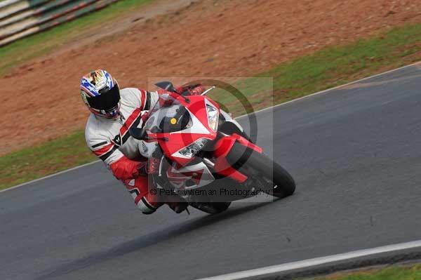 Mallory park Leicestershire;Mallory park photographs;Motorcycle action photographs;Trackday digital images;event digital images;eventdigitalimages;mallory park;no limits trackday;peter wileman photography;trackday;trackday photos