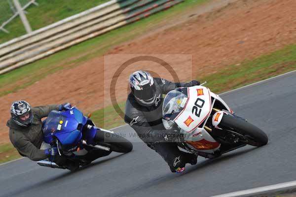 Mallory park Leicestershire;Mallory park photographs;Motorcycle action photographs;Trackday digital images;event digital images;eventdigitalimages;mallory park;no limits trackday;peter wileman photography;trackday;trackday photos