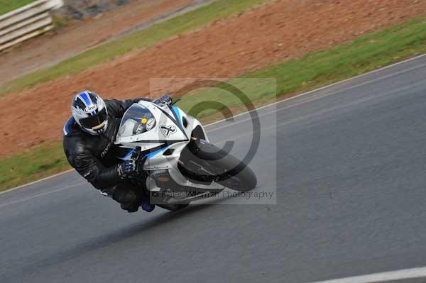 Mallory park Leicestershire;Mallory park photographs;Motorcycle action photographs;Trackday digital images;event digital images;eventdigitalimages;mallory park;no limits trackday;peter wileman photography;trackday;trackday photos