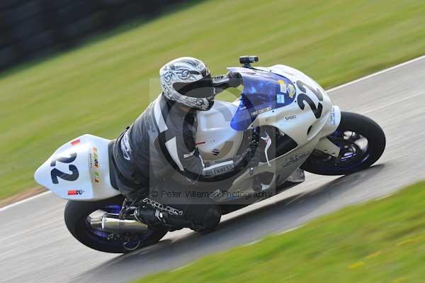 Mallory park Leicestershire;Mallory park photographs;Motorcycle action photographs;Trackday digital images;event digital images;eventdigitalimages;mallory park;no limits trackday;peter wileman photography;trackday;trackday photos